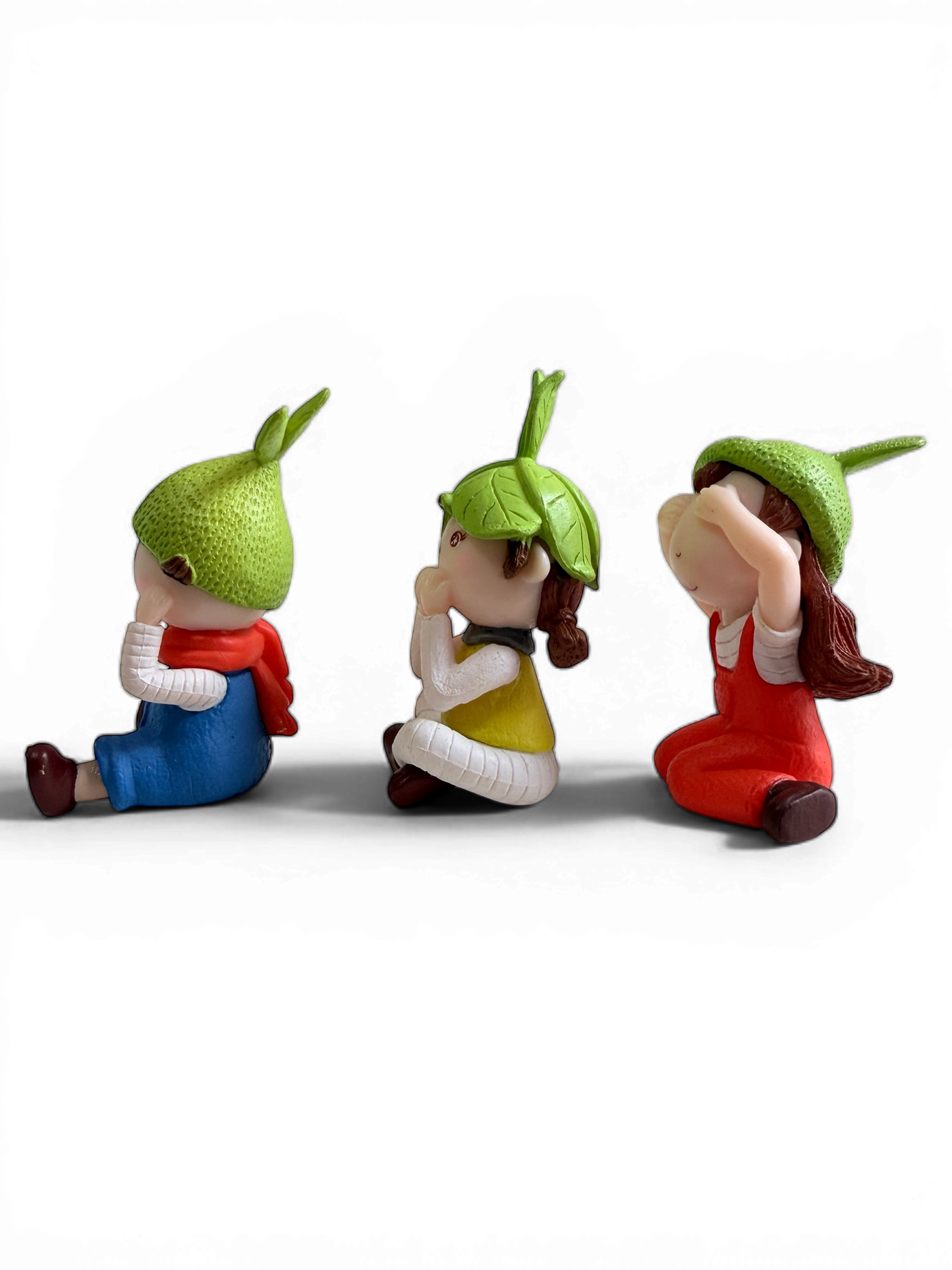 Leaf Hat Friends